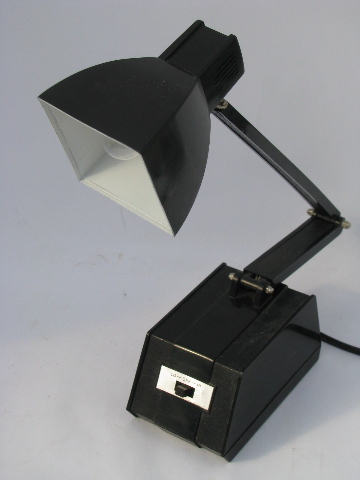 Retro mod adjustable beam arm reading or desk light, 70s vintage