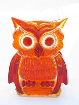 Retro owl, vintage colored lucite plastic kitchen napkin or desk letter holder