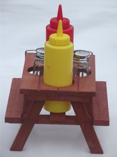 Retro plastic picnic ketchup & mustard bottles S&P set in redwood picnic table