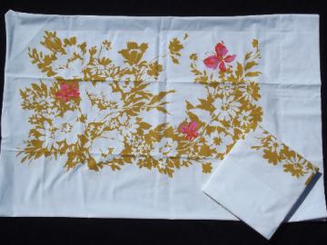 Retro print pillowcases set, 60s 70s vintage floral in gold and pink