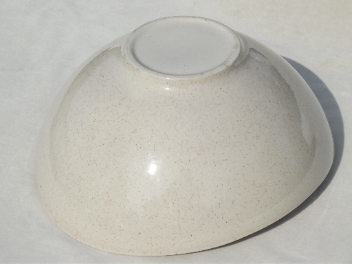 Retro tan fleck Red Wing pottery, large salad bowl w/ mod vintage shape