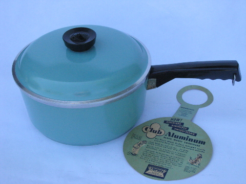Retro vintage aqua-turquoise Club aluminum cookware, 2 qt sauce pan