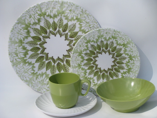 Retro vintage green leaf print melmac dishes, eco-friendly picnic ware!