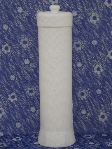 Retro white plastic toilet paper tower, paper roll storage stand