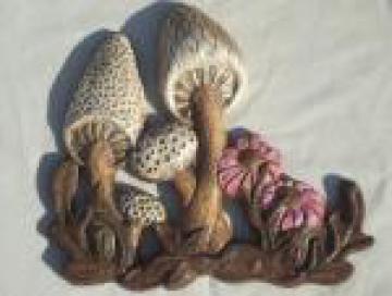 Retro wild mushrooms chalkware plaque, 70s vintage wall art toadstools