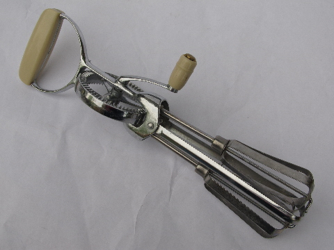 Rotary eggbeaters lot, hand-crank egg beaters vintage kitchen tools