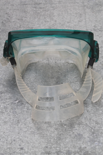 Scuba Pro dive mask new view crystal / teal w/ plastic ScubaPro case