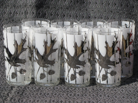 Silver oak and acorn pattern glasses, set of 8 vintage glass tumblers