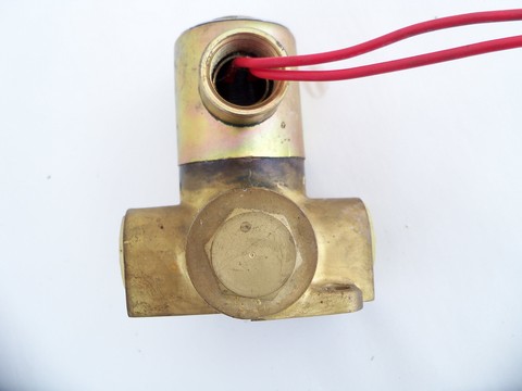 Skinner brass solenoid valve, 120vac model #R2D X10, never used