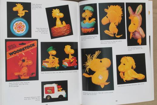 Snoopy / Peanuts gang collectibles guide books for collectors, tons of color photos!