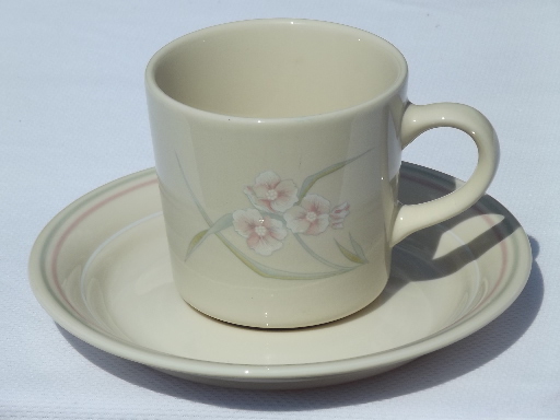 Spring Pond Corelle, 8 cups & saucers vintage Corning ware glass