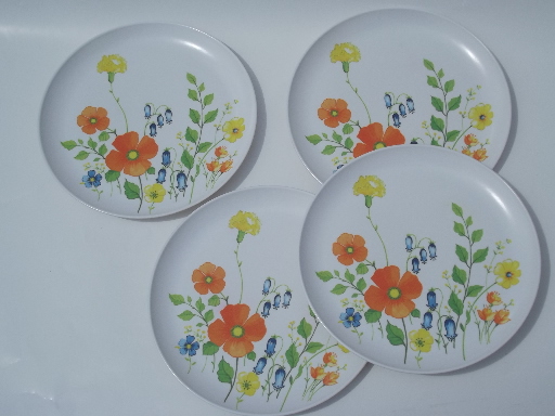 Summer flowers poppy print melmac dinner plates, retro vintage 70s set
