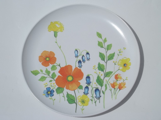 Summer flowers poppy print melmac dinner plates, retro vintage 70s set