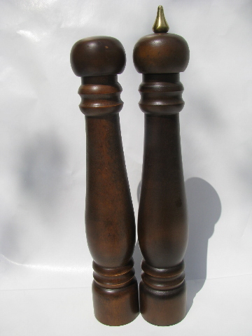 Tall wood kitchen salt & pepper shakers, retro vintage 60s chef's S&P