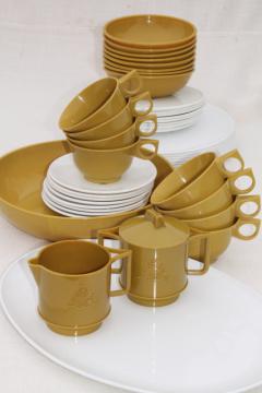 unused vintage plastic dishes, 60s mod dinnerware set, mustard yellow gold & white