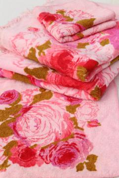 vintage Cannon bath towels & wash cloths w/ retro roses floral on pink!