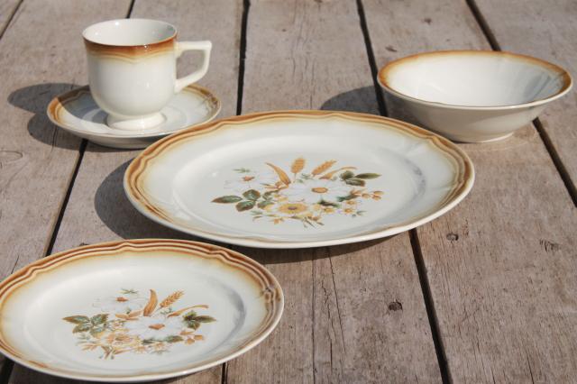 vintage Japan stoneware pottery dinnerware set for 2, Country Melody retro daisies