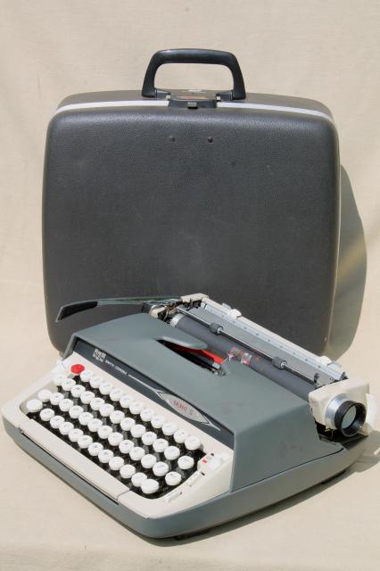 vintage Smith-Corona Galaxie II typewriter, retro portable typewriter w/ case 