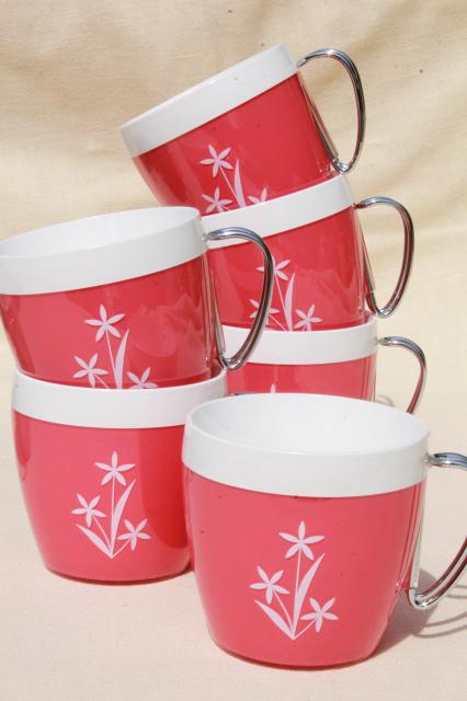 vintage Thermo-Serv thermoware insulated plastic mugs, unused set pink & aqua coffee cups