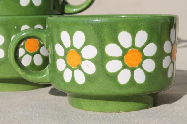 vintage Waechtersbach pottery stackable cups, daisies on green flower power retro daisy pattern