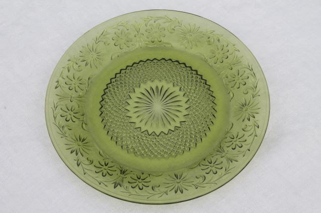 vintage avocado green Indiana glass daisy pattern salad plates set of four
