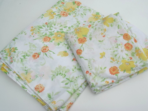 Vintage bed sheets lot, 60s 70s 80s flower print fabric  in retro colors