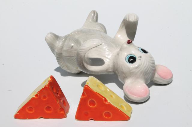 vintage ceramic S&P shakers set, adorable mouse or rat w/ swiss cheese wedges
