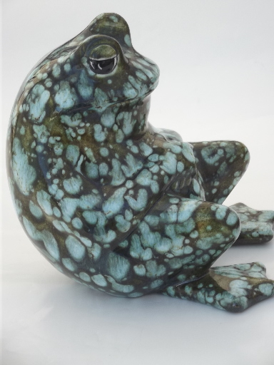 Vintage ceramic frog figures, large sassy frogs in 70s retro spotted glaze