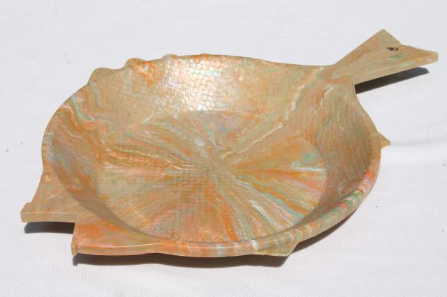 vintage confetti colored marbled plastic Regaline fish plates, paper plate holders