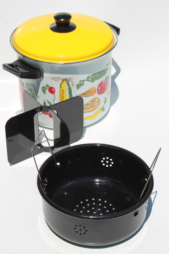 Vintage enamel stock pot w/ steamer basket, corn & crab boil print stockpot