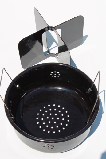 Vintage enamel stock pot w/ steamer basket, corn & crab boil print stockpot