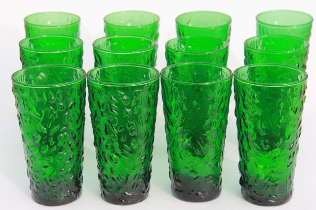 https://1stopretroshop.com/item-photos/vintage-forest-green-glass-tumblers-Anchor-Hocking-Milano-crinkle-drinking-glasses-1stopretroshop-z12864-1.jpg