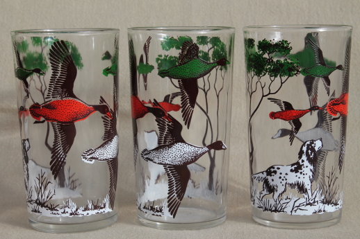 Vintage game birds spaniel hunting dog print drinking glasses, sporting life tumblers