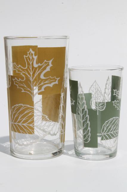vintage glass tumblers set, drinking glasses w/ mod color block and white leaf print