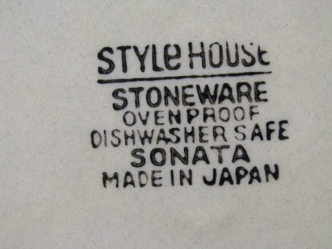 Vintage Japan daisy Sonata stoneware pottery plates, round platter