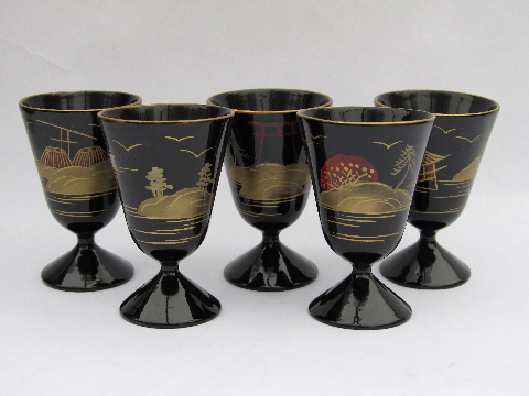 Vintage Japan lacquerware sake set, tiny lacquer goblets & tray