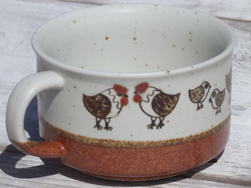 Vintage Japan stoneware soup mug with cute chickens, 70s - 80s retro