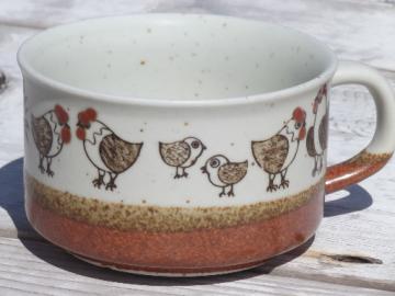 Vintage Japan stoneware soup mug with cute chickens, 70s - 80s retro