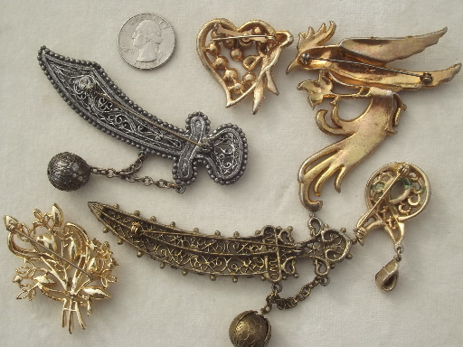 Vintage junk jewelry lot, shabby rhinestone costume jewels pins, clips etc.