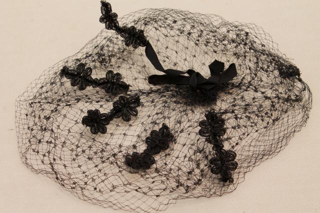vintage ladies hat lot, 1960s retro summer straw pillbox hats, flat velvet hats w/ fascinator veils