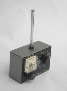 Vintage Lafayette TM-15A shortwave radio RF field frequency indicator