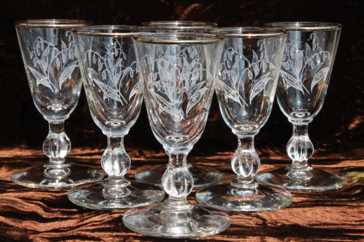 https://1stopretroshop.com/item-photos/vintage-libbey-lily-of-the-valley-pattern-glass-pilsner-glasses-tiny-goblet-cordials-1stopretroshop-s8418-3.jpg