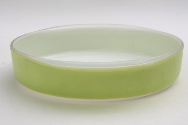 vintage lime green Pyrex 221 round 8 inch cake pan baking dish, 1950s retro