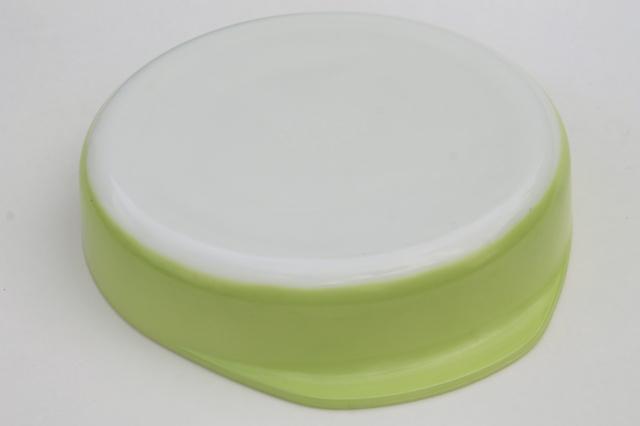 vintage lime green Pyrex 221 round 8 inch cake pan baking dish, 1950s retro