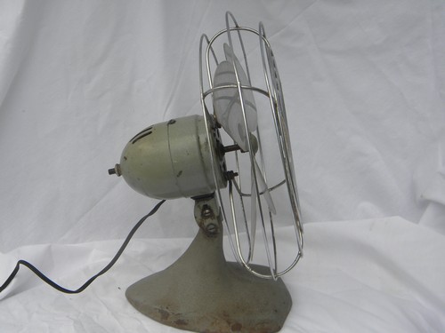 Vintage machine age Manning-Bowman No 41 fan for desk, table or wall