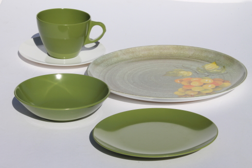 Vintage melmac dinnerware set, 60s retro gold & avocado green grapes print  melamine