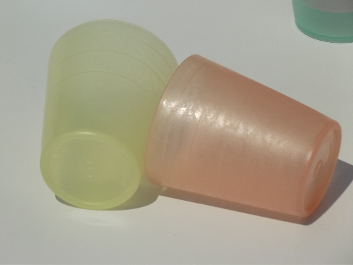 Vintage pastel Tupperware midgets w/ lids, never used shot glasses set