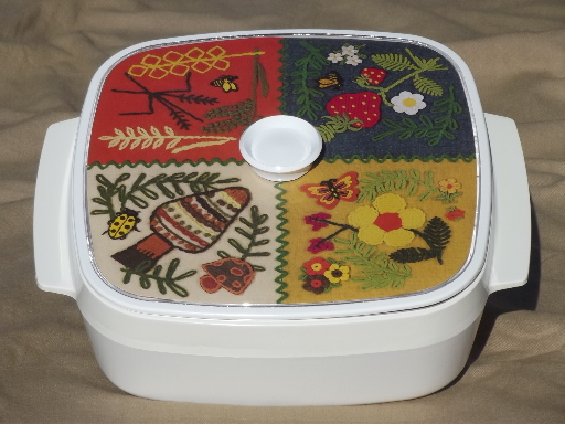 Vintage patchwork pattern West Bend Thermo-Serv plastic casserole dish