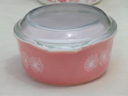 Vintage pink & white Pyrex lot, daisy & gooseberry pattern casseroles