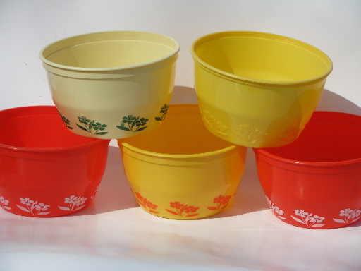 Vintage plastic cottage cheese or margarine  tub bowls, lot kitchen containers